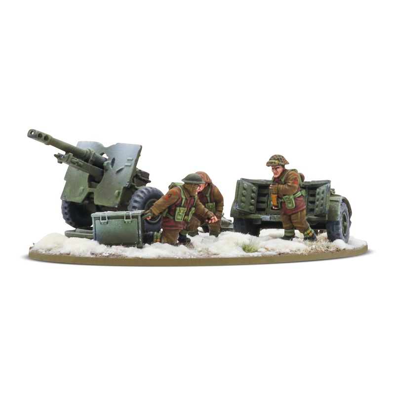 25-Pdr Light Howitzer with British Infantry (Winter) Crew